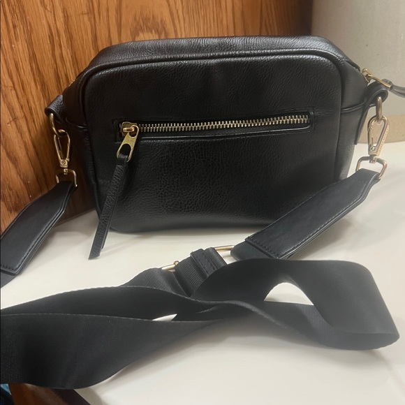 Universal Thread Crossbody - Picture 3 of 5